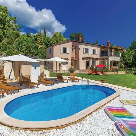 Σπίτι διακοπών Cozy In With Outdoor Swimming Pool Lovran